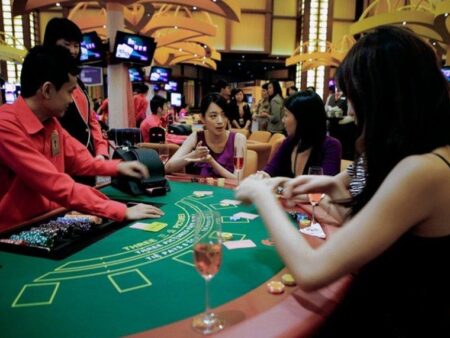 Singapore Casino Dealer Sentenced for Sleight-of-Hand Theft at Resorts World Sentosa