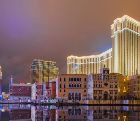 Sands Stock Slides as Weak Macau Performance Dims Singapore Momentum